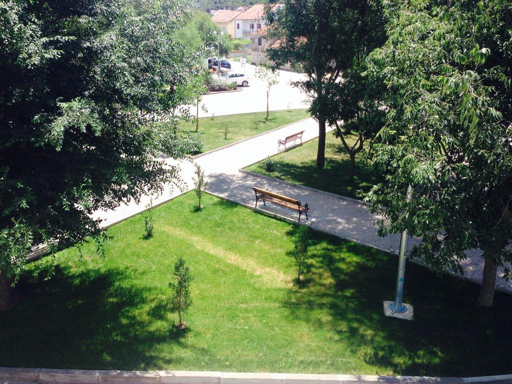 Apartment Bujas Raslina エクステリア 写真