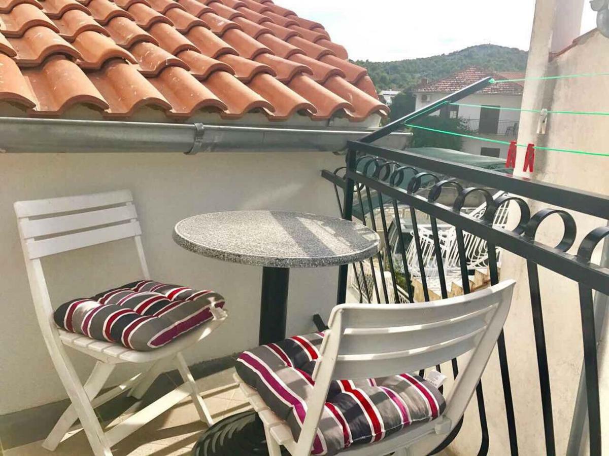 Apartment Bujas Raslina エクステリア 写真
