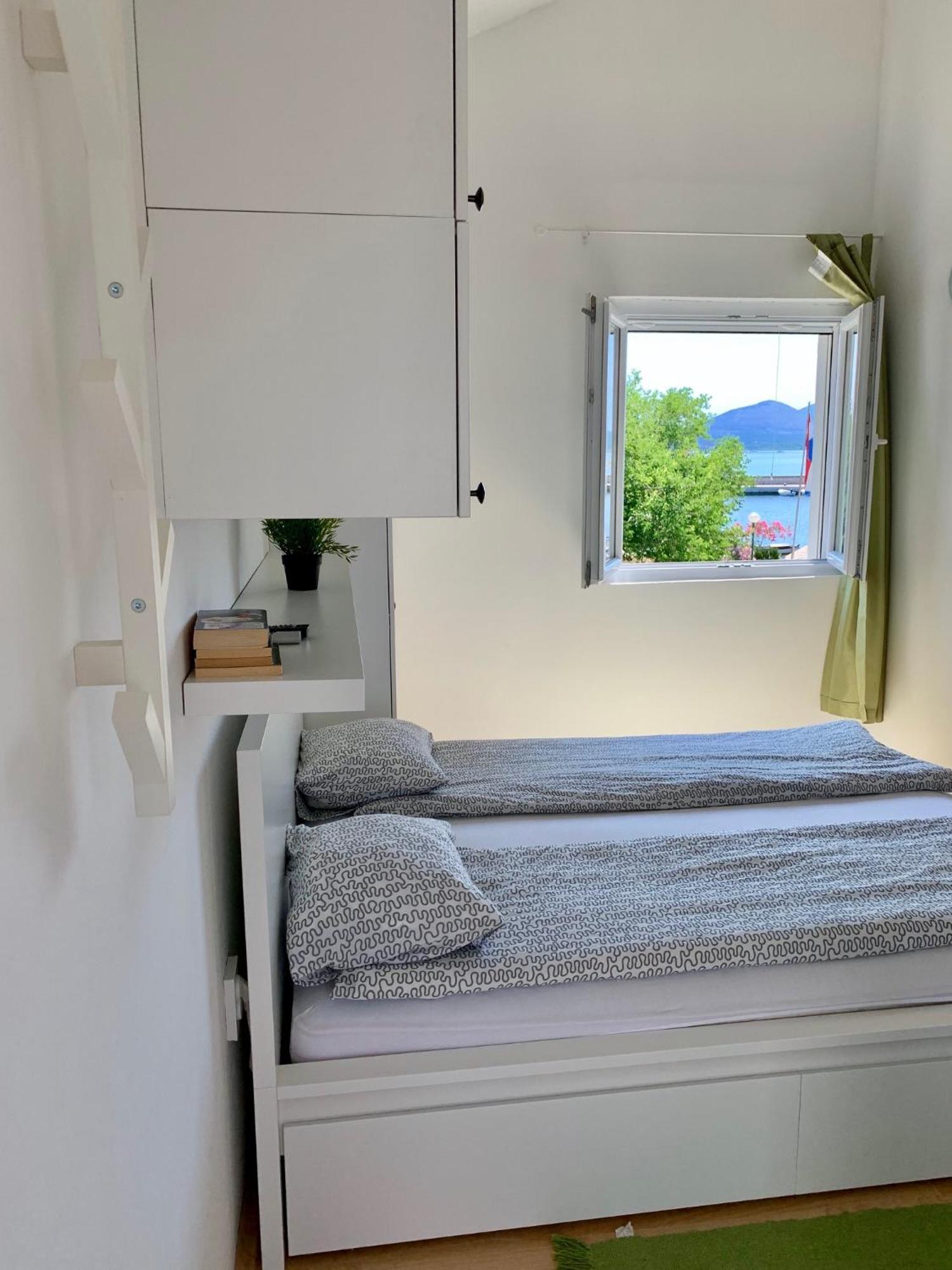 Apartment Bujas Raslina エクステリア 写真