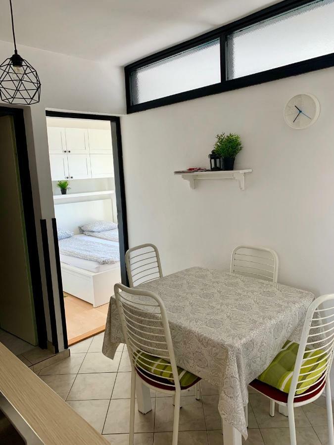Apartment Bujas Raslina エクステリア 写真